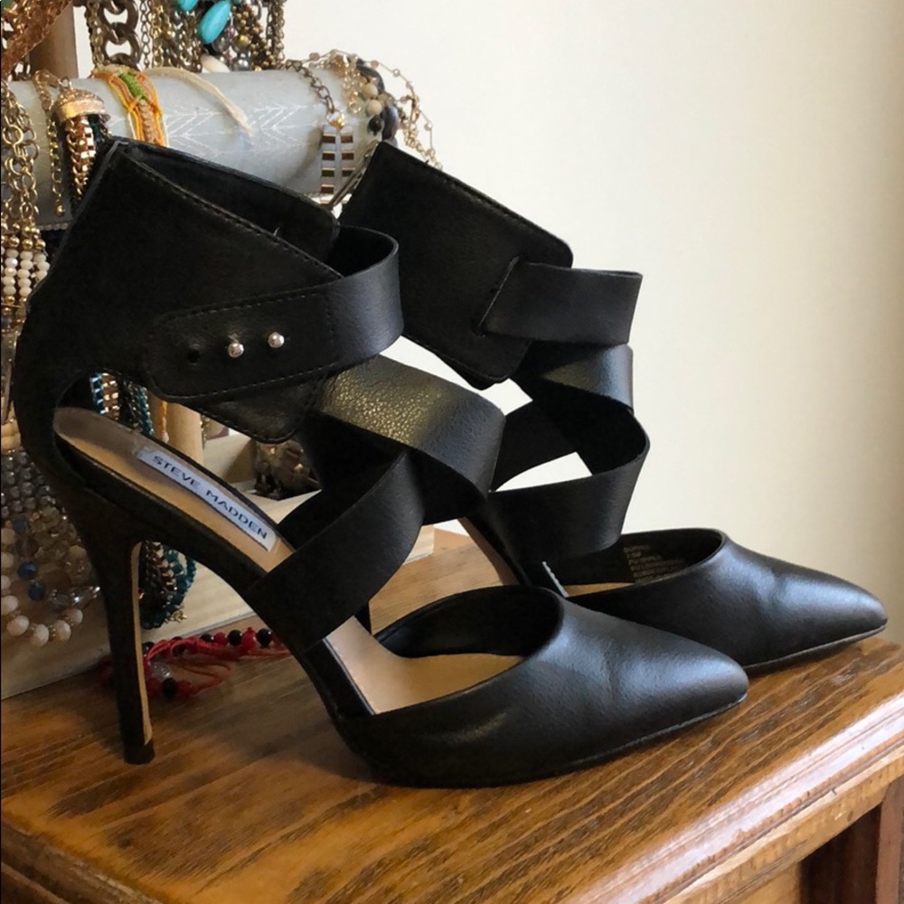 Steve Madden Black Dupree heels